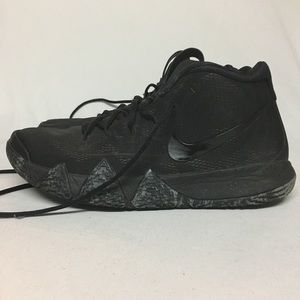 Nike Kyrie 4 Size 11.5 Mens USED WITH BOX
